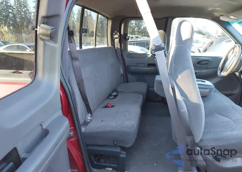 1999 Ford F-150 Lariat/Xl/Xlt z USA, uszkodzony, nr VIN 2FTRX18L8XCA96843